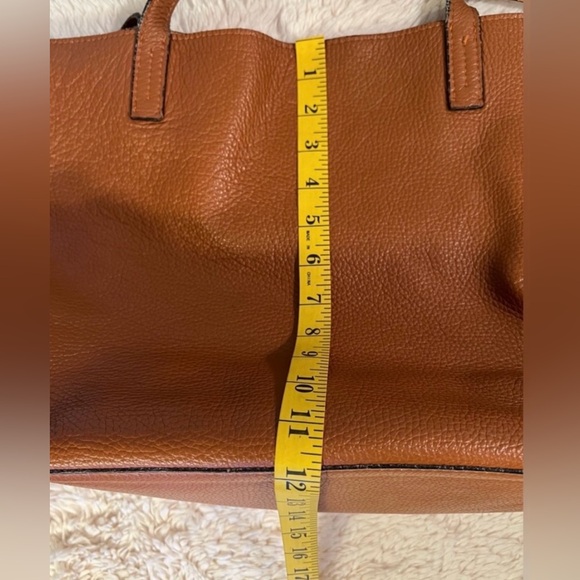 Persaman New York Genuine Leather Tote w/ Bow - Picture 9 of 12